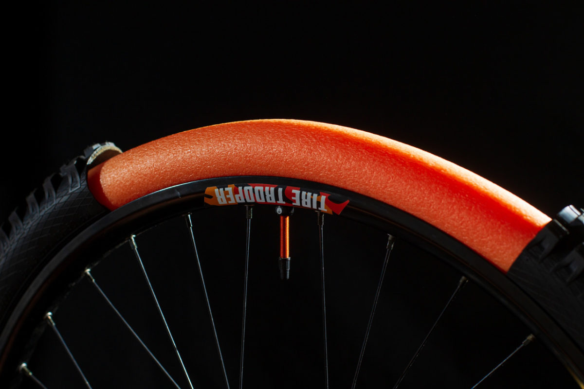 Durchschlagschutz für Tubeless-Systeme: Tire Trooper – Neuer Reifenschutz von Johannes Fischbach