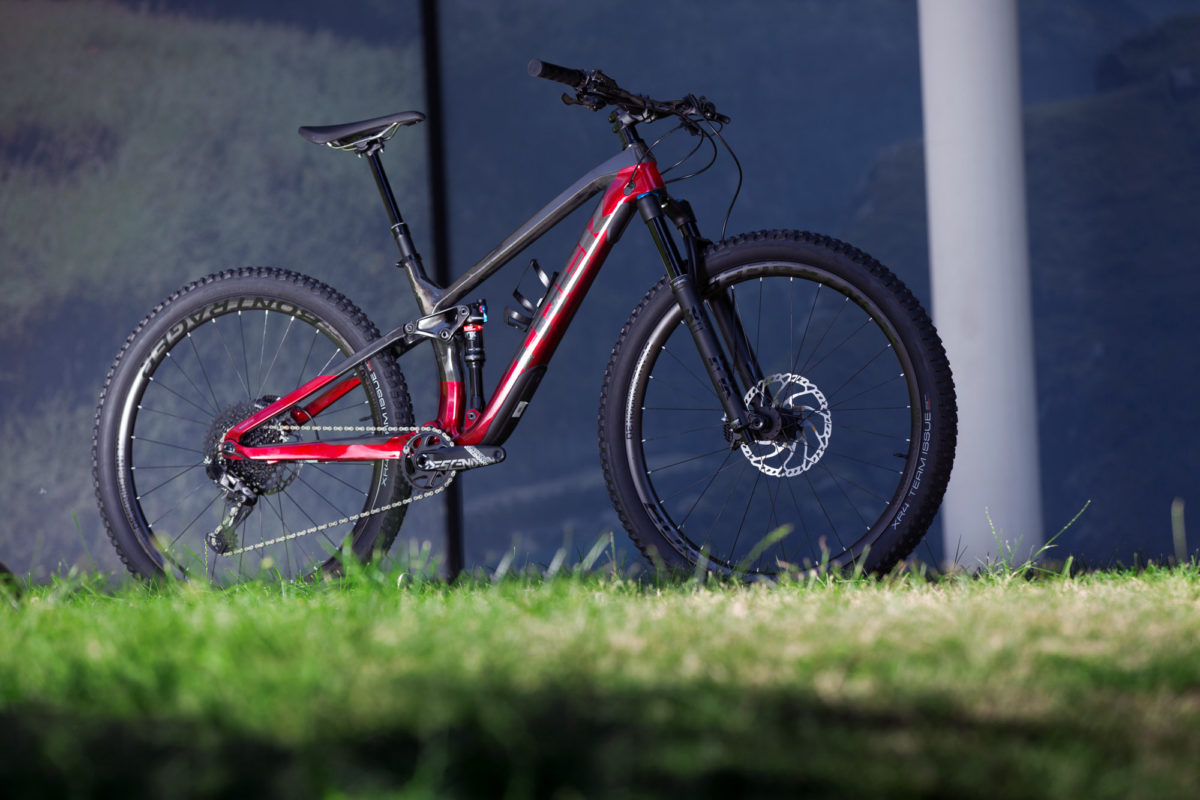 Trek Fuel EX 2020: Abfahrtslastiges Trailbike mit Stauraum
