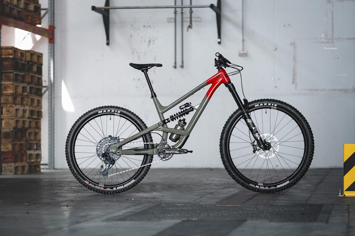 YT Capra Uncaged 10: Coiles Gefährt für Gravity & Airtime