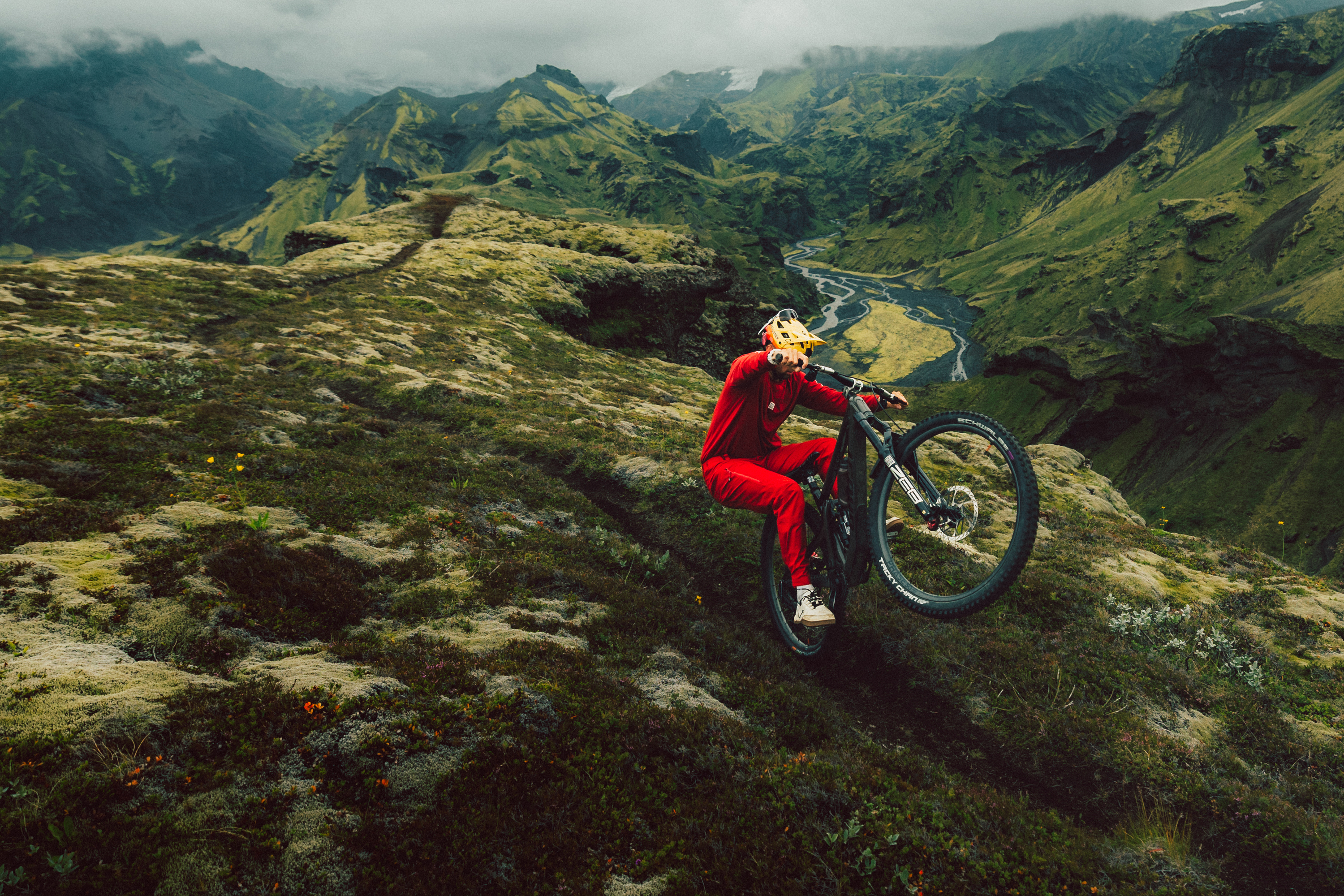 E-MTB-Video: Korbinian Engstler sucht in „WHYNOT?“ nach dem Glück